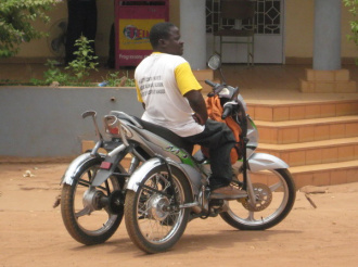 01 Moto Trois Roues
